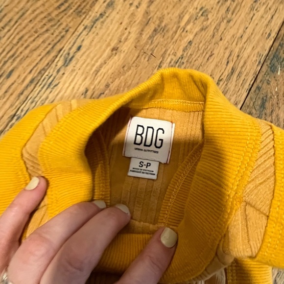 Yellow Ribbed Sleeveless Top - BDG Urban Outfitters (Size S) - Picture 2 of 8